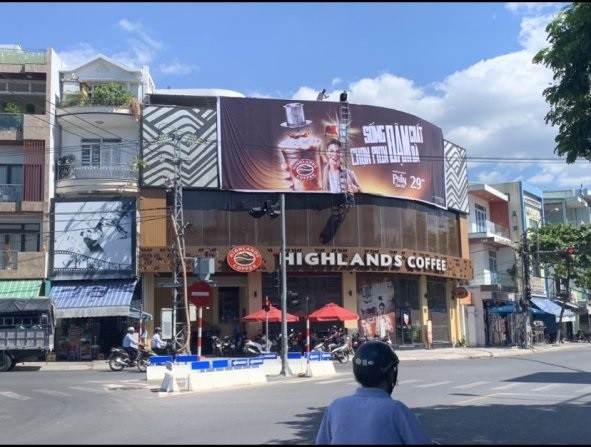 thi-cong-alu-da-nang