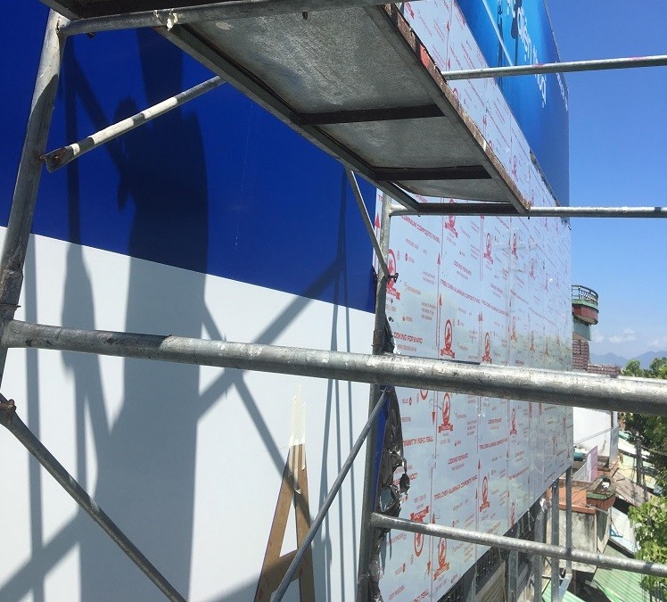 thi-cong-mat-dung-alu-o-da-nang