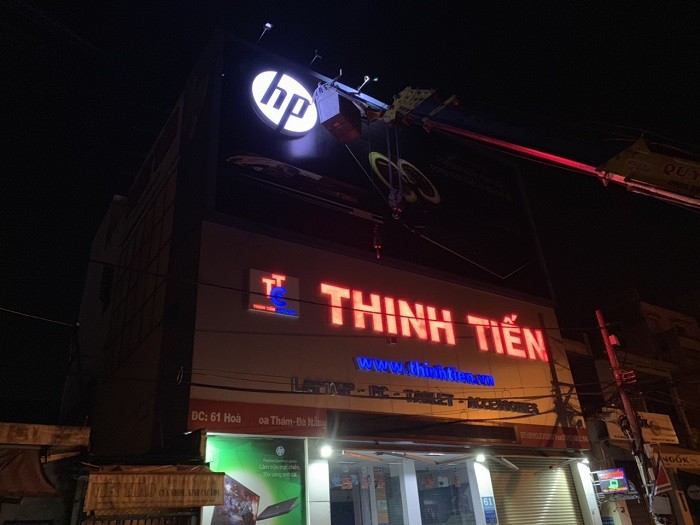 chu-noi-inox,-mica-den-led