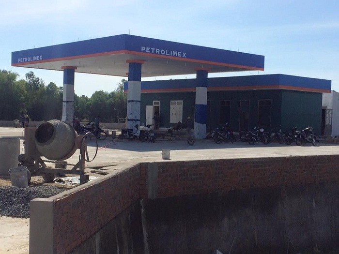 thi-cong-mat-dung-alu-12